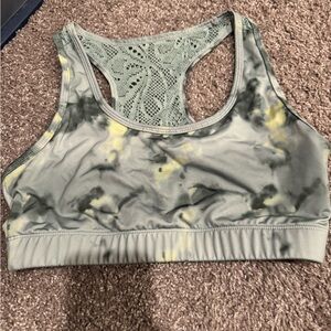 Stylish Tie-Dye Sports Bra in Gray and Yellow